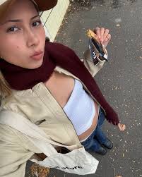 Less is more. Photographer: @paulgdodd Studio: @kindredcameras #photography  #photoshoot #fashionphotography #photo #model #modelingshoot #modeling  #blackandwhite #blackandwhitephotography #art #contrast