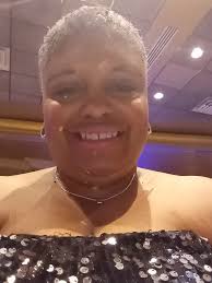 Hi I'm Allena I'm 42 and from Crestwood Il