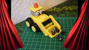 Aus dem internet oder aus einem buch eine baggervorlage nehmen. Bagger Baggi Bob Der Baumeister Topper Motivtorte Fondant Bob The Builder Youtube