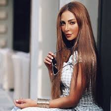 ولدت المذيعة والفنانة المصرية نور الغندور 12 نوفمبر 1993 في دولة الكويت.في العام 2011 كانت بداية نور الغندور كمذيعة وذلك بتقديم برنامج «مطبخ إلهام» مع الفنانة إلهام الفضالة الذي عرض قناة الراي. Pin On Ù…Ù‡Ù†Ø¯ Ø§Ù„Ø­Ù…Ø¯ÙŠ Ùˆ Ù†ÙˆØ± Ø§Ù„ØºÙ†Ø¯ÙˆØ±