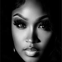 Ariel Singleton's Instagram, Twitter & Facebook