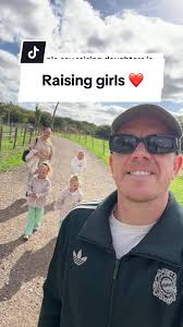 Raising daughters be like… 🥹💅🏻 But seriously, just do as they say &  you’ll be fine 😅 #daughers #daughter #girldad #sisters #dadlife