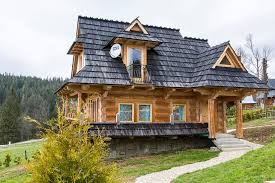 Chatka Siedmiu Krasnoludkow Odkrywaj I Rezerwuj Na Slowhop Com In 2020 House Styles Cabin House