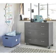 Le design peut aussi être ludique et ultra coloré à l'image de cette commode à tiroirs créée par le designer anthony hartley. Les Plus Beaux Modeles De Commode Maisons Du Monde Ctendance Fr