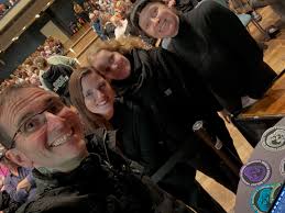 Raben-Krähe im feuchten Gras in Osterode am Harz 💕 iNaturalist.org