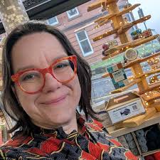 I'm in! And already spilled a full cup of tea all over the place. So that's  how MY day is going so far. 🤦🏻‍♀️ But yarn squishing always cheers me up,  so