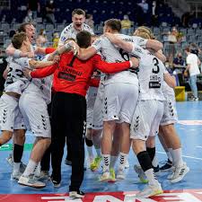 Check spelling or type a new query. Hbl Thw Kiel Feiert 22 Meistertitel Sg Flensburg Handewitt Wird Zweiter