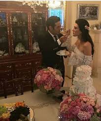 İdil fırat, 5 kasım 1972 tarihinde ankara'da doğmuştur. Mert Firat Ve Idil Firat Sozlendi