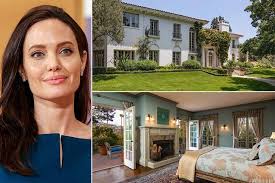 Los Feliz Mansion For Just The Right Price Celebrity Houses Mansions Celebrity Mansions