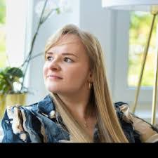 Christina Jahn's Instagram, Twitter & Facebook