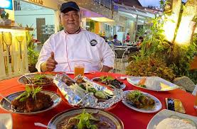 Masyarakat ini juga terkenal dengan makanan tradisinya perkahwinan tradisional baba nyonya merupakan satu majlis yang memenatkan dan akan berlangsung selama 12 hari. Asimilasi Budaya Tempatan Jadikan Masakan Portugis Dan Peranakan Unik Astro Awani