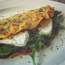 Piadina Di Ceci Con Rucola Stracchino E Pesto Al Pomodoro Secco Il Gusto Di Andre Ricette Ricette Vegetariane Pesto Al Pomodoro
