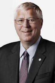 Johnson Controls pays CFO Stief $20 million retention bonus