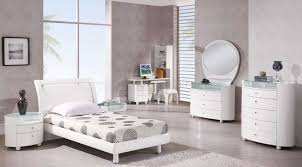 Would you like to give a fresh and pure new colour to your bedroom? Emily Bedroom Set In White High Gloss Finish By Global