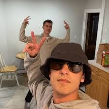 Erin Petrocelli's Instagram, Twitter & Facebook