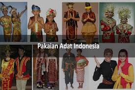 Satu mengatakan perkataan 'kebaya' itu berasal daripada perkataan arab habaya yang bermaksud pakaian labuh yang berbelah di hadapan. Pakaian Adat Lezgetreal