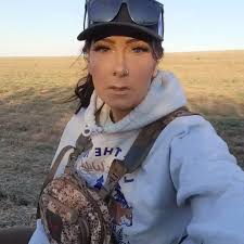 📸 @gouw.whitney, Quick pick and video. After 20km I was tired and a little  bit hangry 🤣, #bekind #beloving #shedantlers #shedlife #moosepaddle  #moosecountry #whitetails #whitetailbuck #shedseason ...