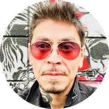 Adam Marez's Instagram, Twitter & Facebook