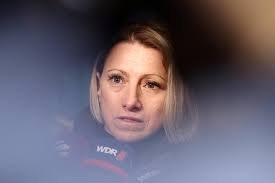 Das Lächeln des Angeklagten: So hat die Familie von Philipos Tsanis den  Prozessauftakt erlebt