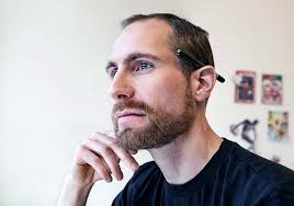 Jag vill klä av makten”