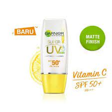 An spf 15 covers 93% of uvb rays and an spf 30 covers 97% of uvb rays. Jual Garnier Light Complete Super Uv Matte Spot Proof Sunscreen Spf 50 30ml Terbaru Juni 2021 Blibli