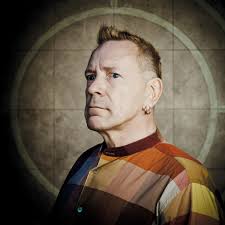 Howdy folks, Polly Parton (cousin of you know who) here. I'll be singing a  song at Suzi's show in the Brighton Fringe tomorrow at The Quadrant at  4.45pm. We'd love it if