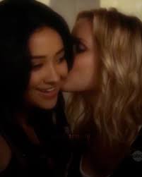 They are adorable #HolidayModeActivated #fyp #viral #emilyandsamara #pll  #plledit