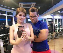 Pa sajat serang dan tampar pekerja farmasi. Dikhabarkan Putus Sajat Coach Yin Tiada Lagi Cinta Mynewshub