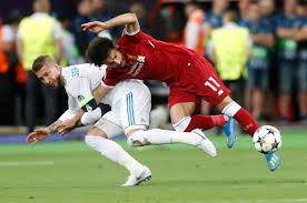 Ook in de zeventiende wedstrijd van dit seizoen in de champions league wist ajax te imponeren. Champions League Finale Das Brutale Foul Von Sergio Ramos An Mo Salah