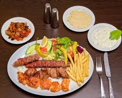 Zengin kebap ve tatlı çeşitlerine sahip menümüzle siz değerli misafirlerimizi en güzel lezzetlerle buluşturmak için sabırsızlanıyoruz. Kebab City Takeaway In London Delivery Menu Prices Uber Eats