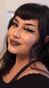 Nicole Linville's Instagram, Twitter & Facebook