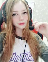 Maya Collins (@maya_cz9z)