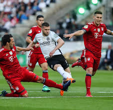 Bundesliga 2 nov 2019 17:30 (мск) week 10. Supercup Gegen Fc Bayern Wie Eintracht Frankfurt Aus 18 Nationen Ein Team Formt Welt