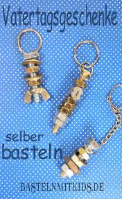 Schlusselanhanger Basteln Mit Kindern Bastelnmitkids Vatertag Geschenke Basteln Schlusselanhanger Basteln Vatertag Basteln