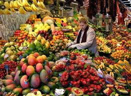 L'attuale conformazione con i suoi 2583 metri quadrati e con più di 300 bancarelle lo rende uno dei mercati coperti più grandi della spagna. Il Mercato Della Bouqueria A Barcellona Fiere E Mercatini A Barcellona