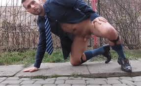 Hot guy pissing- uninhibited pee action on ThisVid.com