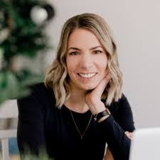 Cathryn Hunter's Instagram, Twitter & Facebook