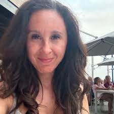 Jenny Ames's Instagram, Twitter & Facebook