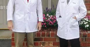 Two longtime physicians retiring this week