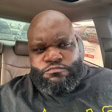 She should def be in jail he was not a threat once he walked away 🤬