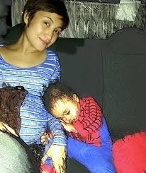 Sekarang ini siapa saja bisa (asal punya uang), kata matius. Ozlyn Selar Ustaz Ustazah Online