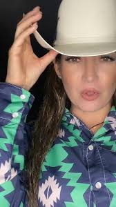 Melissa Vargas When She Is Wearing Her Clothes with Her Girlfriend