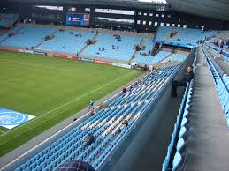 Allowing malmö ff to compete in the champions league, the capacity of swedbank stadion is reduced to 21,000 as the 6,000 terrace places are converted into seats as per uefa regulations. Fotos Stadion Stadionwelt