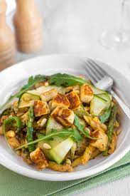 Asparagus And Halloumi Pasta With An Unbelievably Delicious Smoky Tomato Pesto Made With Vegetarian Recipes Healthy Vegetarian Recipes Italian Pasta Recipes