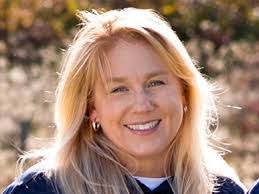 Nicole Tefft's Instagram, Twitter & Facebook