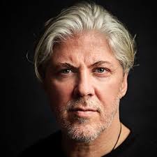 Damon Angelo (@DAScreenwrites)