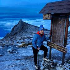 Mountain kinabalu is a mountain located at the west coast division of sabah, malaysia. Cerita Ira Wibowo Mendaki Gunung Kinabalu Di Malaysia Okezone Celebrity