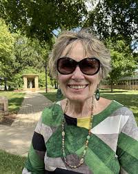 Maureen Krol's Instagram, Twitter & Facebook