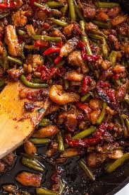Garlicky Sweet Thai Chili Chicken And Green Beans Stir Fry Recipe Recipes Cooking Recipes Food