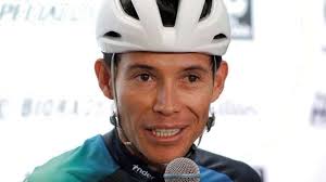 Fyret colombianer klatrer sig til tops i Argentina